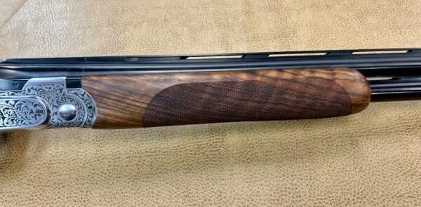 BERETTA DT11 SPORTING 12GA ADJ CHEEK 32" BARRELS - Image 6